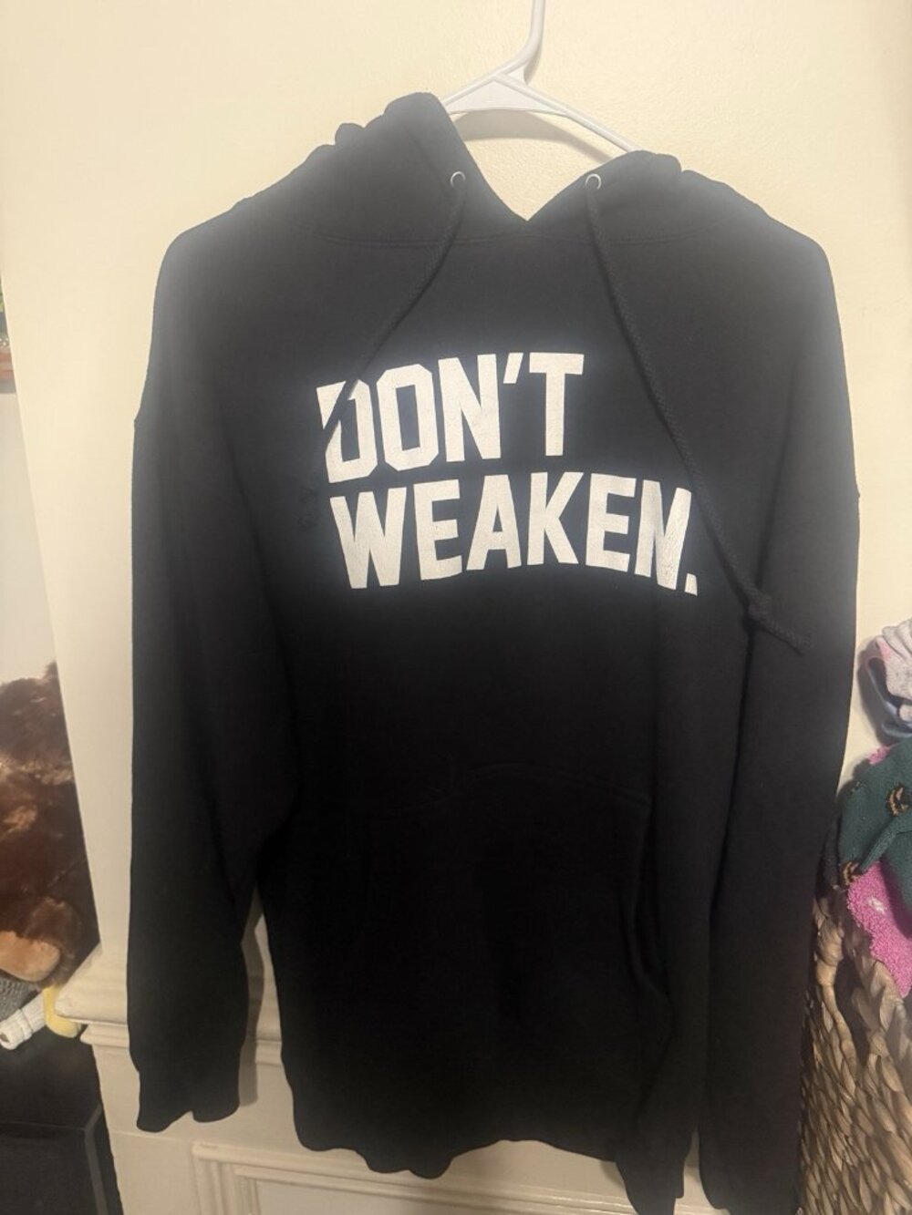 Rogue Fitness Men's Hoodie Size Medium Don't Weaken